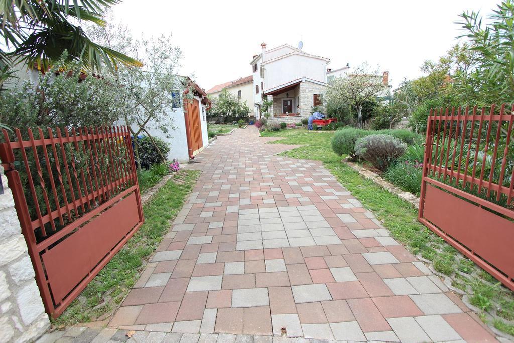Guest House Liliana Ρόβινι Εξωτερικό φωτογραφία