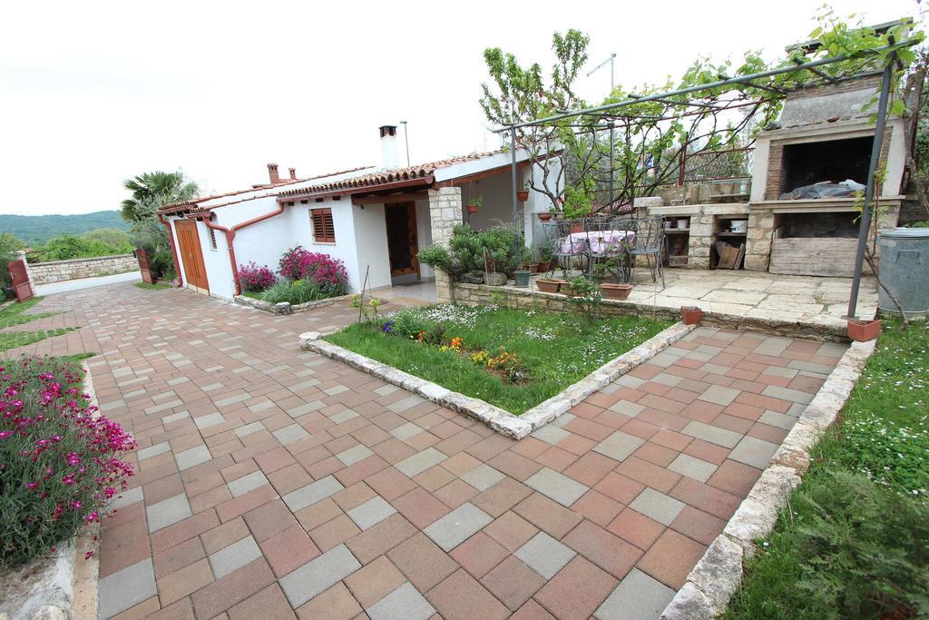 Guest House Liliana Ρόβινι Εξωτερικό φωτογραφία